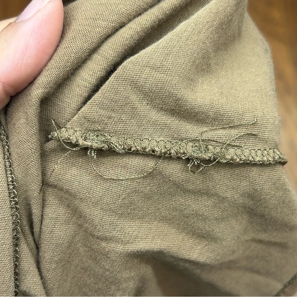 Vince Tan V-Neck Short Sleeve Tee - Picture 6 of 6